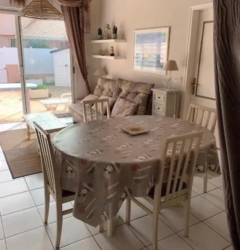 Duplex Classe 2 Etoiles Avec Parking Privatif Pour 6 Personnes