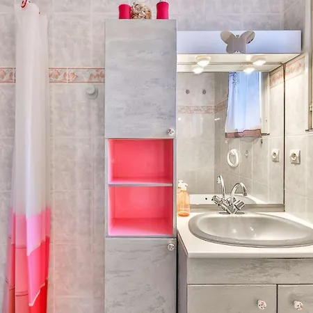 Duplex Classe 2 Etoiles Avec Parking Privatif Pour 6 Personnes